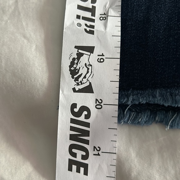 Denim Capri Bermuda short - Picture 5 of 5